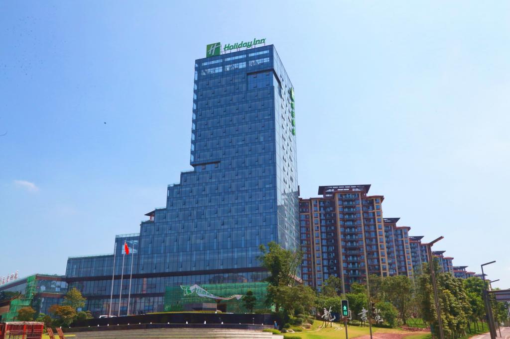 集团产教融合实训基地——龙涧假日酒店、泸州建国饭店落成仪式成功举行